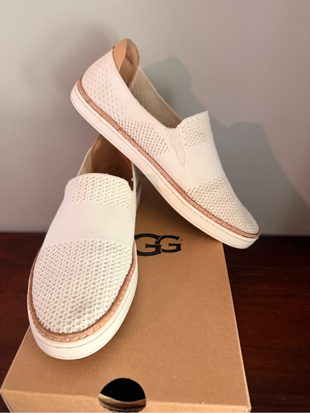 UGG Sammy slip-on white breathable knit fabric sneakers. Size 8
